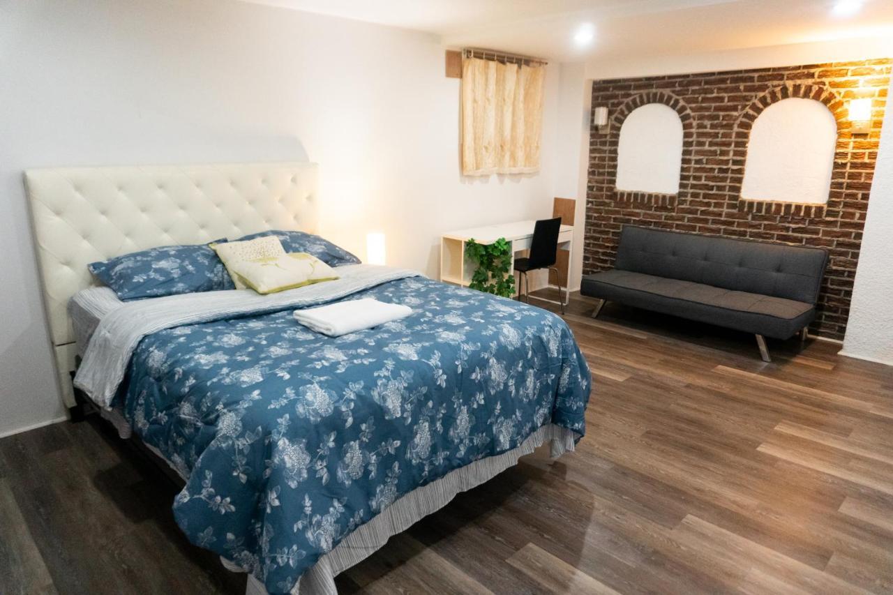 Newly Renovated Studio, Separate Entrance Montreal Exterior photo